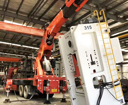 加乐镇提升工作效率，选择优质折臂吊租赁服务