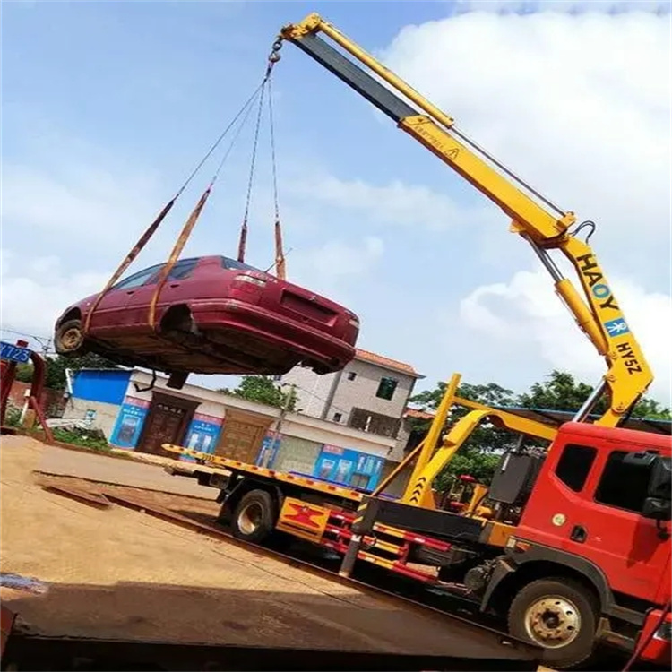 加乐镇吊车吊汽车的正确方法